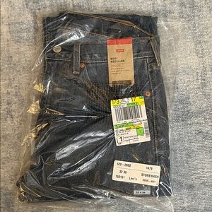 Levi's Men's 505 Regular Fit Jeans - 32 x 36. Medium stonewash- no stretch